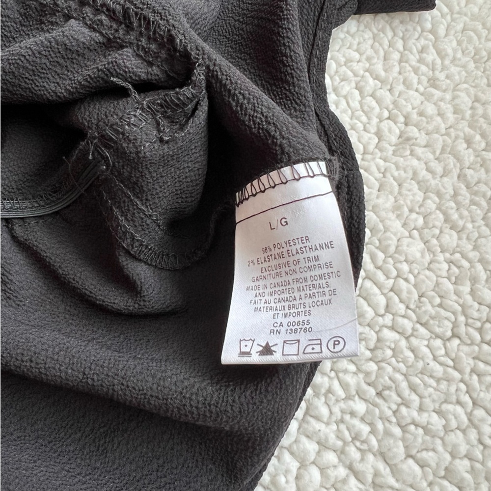 New Reitmans Short Sleeve Crew Neck - Picture 5 of 9